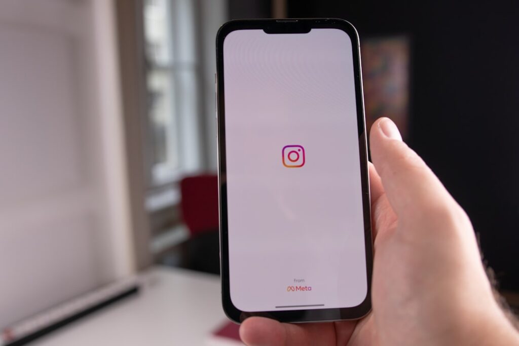 laden sie instagram stories schnell und einfach herunter. speichern sie ihre lieblingsmomente direkt auf ihrem gerät mit unserem praktischen instagram story download tool.
