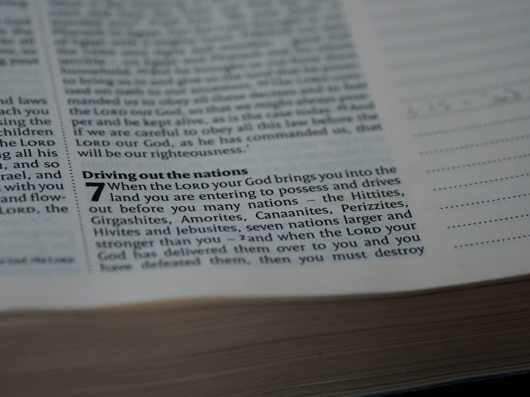 entdecken sie die bedeutung von 'intrinsic' und seine anwendungen in verschiedenen kontexten. lernen sie, wie intrinsische eigenschaften dinge definieren und beeinflussen.