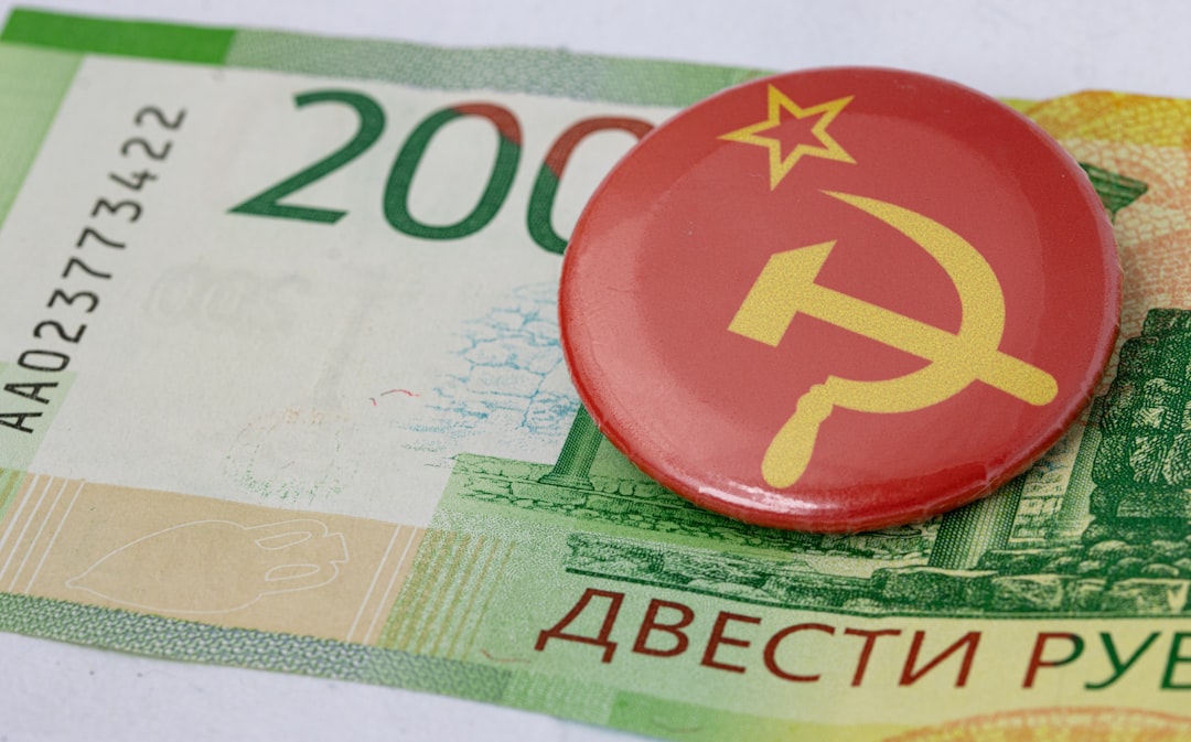 erfahren sie mehr über das geschätzte vermögen von wladimir putin, seine einkommensquellen und die finanzielle macht des russischen präsidenten.